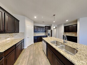 4808 Bronzeleaf Ln in Fort Worth, TX - Building Photo - Building Photo