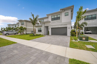 13080 Feathering Wy in Palm Beach Gardens, FL - Building Photo - Building Photo