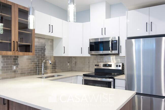 10936-10972 72 Ave NW in Edmonton, AB - Building Photo - Building Photo