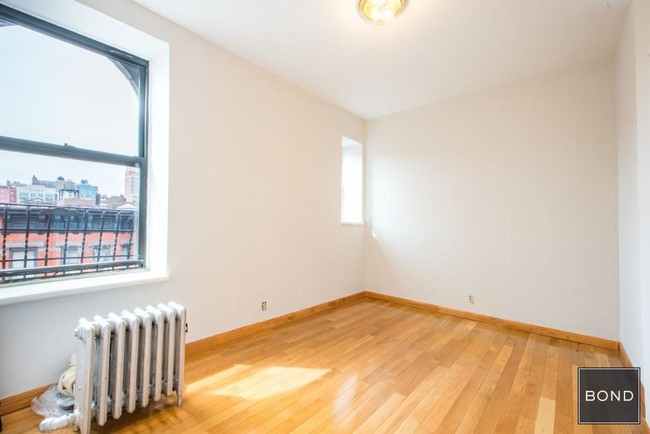 201 West 83rd Street in New York, NY - Building Photo - Building Photo