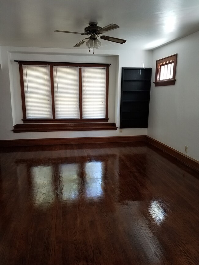 1255 Elm Lawn St, Unit Lower in Wauwatosa, WI - Building Photo - Building Photo