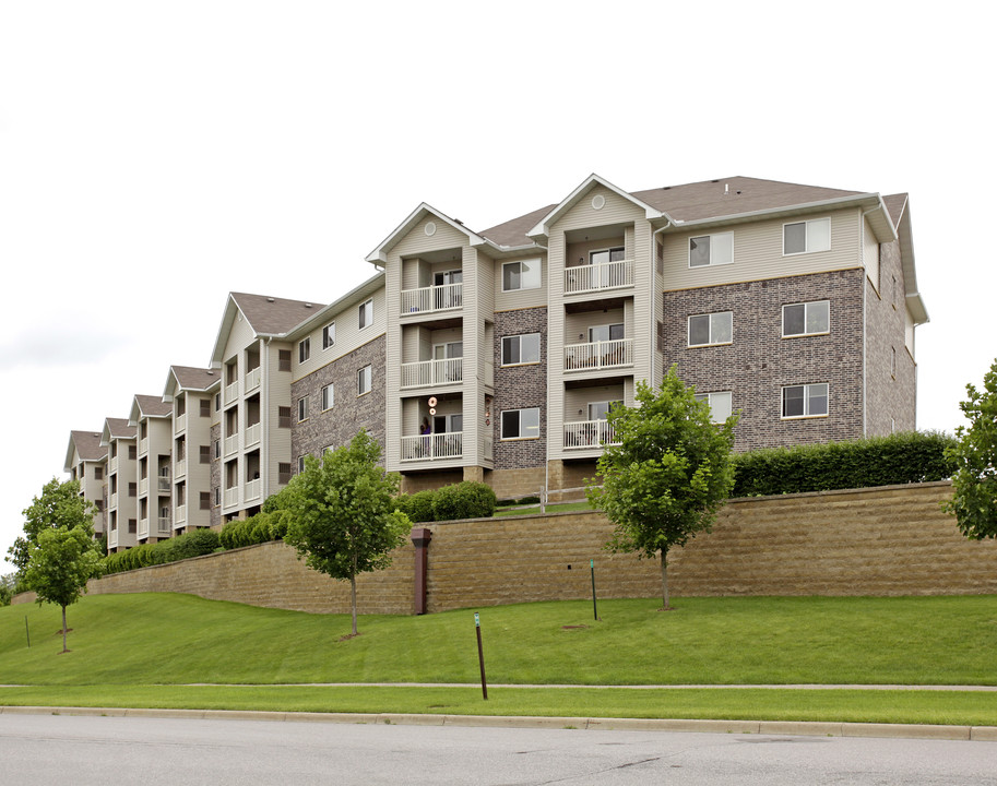 Powers Ridge Condominiums in Chanhassen, MN - Building Photo