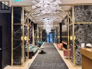 771 Yonge St in Toronto, ON - Building Photo - Building Photo