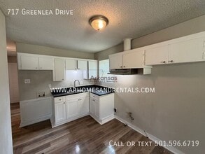 717 Greenlea Dr in North Little Rock, AR - Building Photo - Building Photo