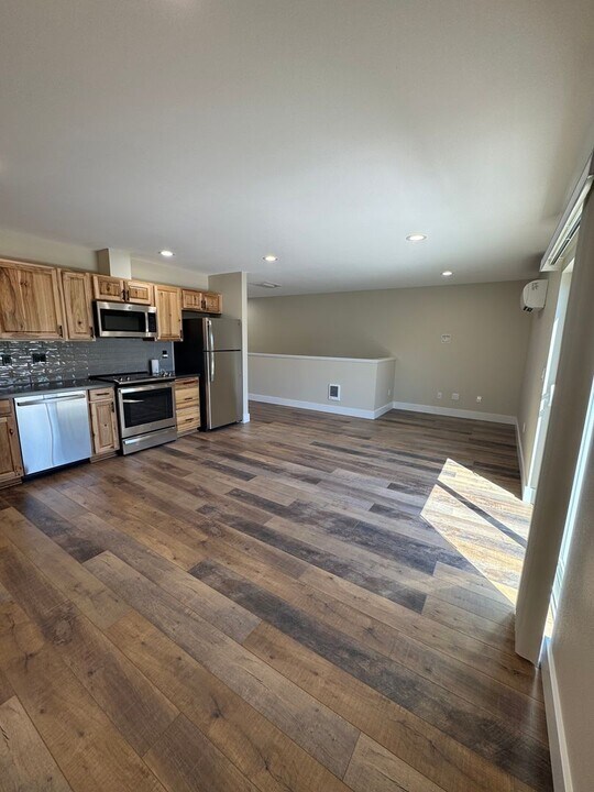 1242 NE Dempsey Dr in Bend, OR - Building Photo
