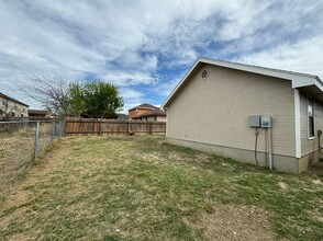 195 Richland Hills Blvd in Eagle Pass, TX - Building Photo - Building Photo