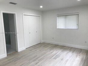 9401 SW 64th Terrace in Miami, FL - Building Photo - Building Photo
