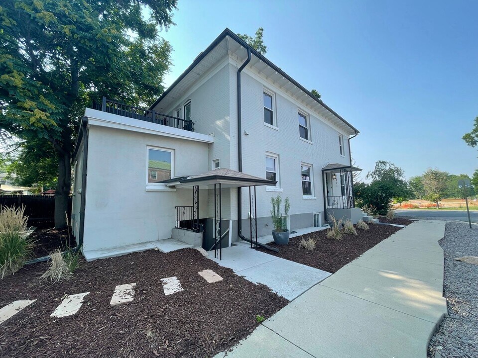 1691 Monroe St in Denver, CO - Building Photo