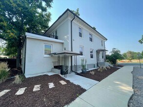 1691 Monroe St in Denver, CO - Foto de edificio - Building Photo