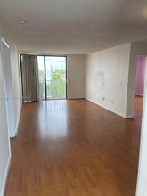 8251 NW 8th St in Miami, FL - Building Photo - Building Photo