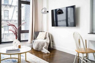 1491 Lexington Ave in New York, NY - Building Photo