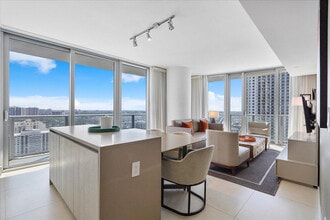 4111 S Ocean Dr in Hollywood, FL - Building Photo - Building Photo