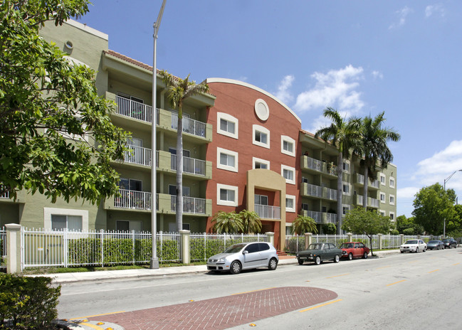 South Wind Apartments in Hialeah, FL - Building Photo - Building Photo