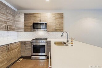 2065 N Downing St in Denver, CO - Foto de edificio - Building Photo