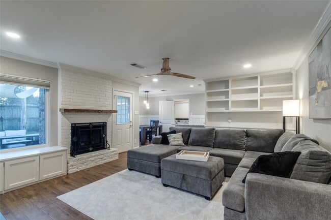 6031 McKnight St in Houston, TX - Building Photo - Building Photo