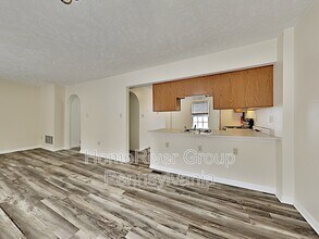 172 Mountain Dr in Carnegie, PA - Building Photo - Building Photo