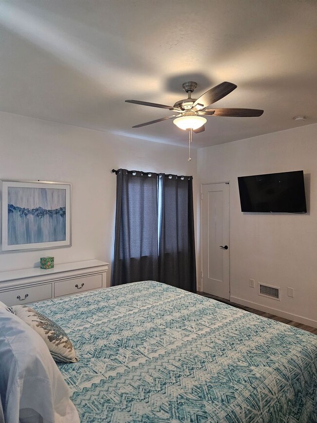 540 Orange Ave in Coronado, CA - Building Photo - Building Photo