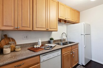 6211 Telegraph Ave, Unit #4 in Oakland, CA - Building Photo - Building Photo