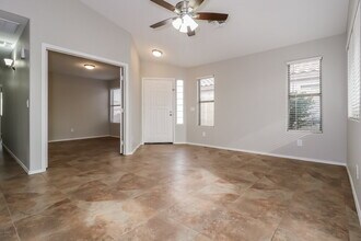 12913 W Sheridan St in Avondale, AZ - Foto de edificio - Building Photo