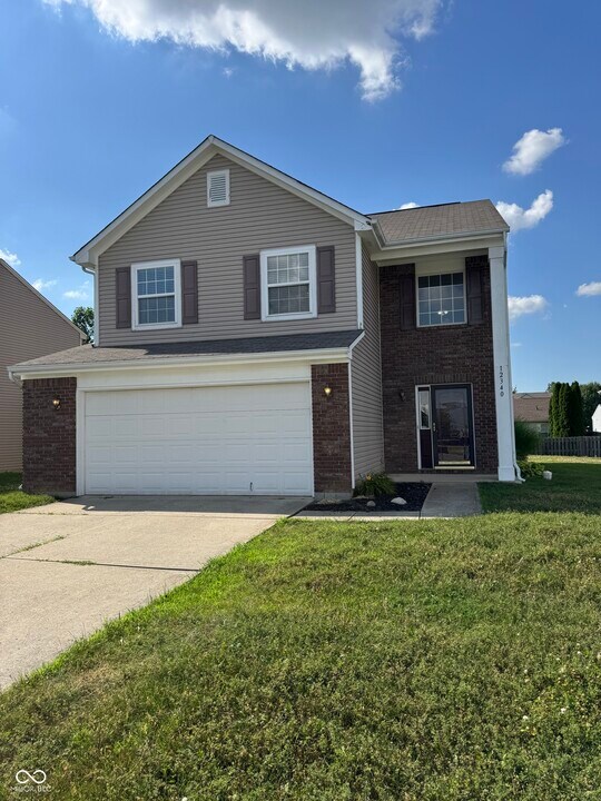 12340 Steelers Blvd in Fishers, IN - Building Photo