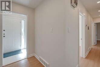 2063 Glenforest Crescent in Oakville, ON - Building Photo - Building Photo