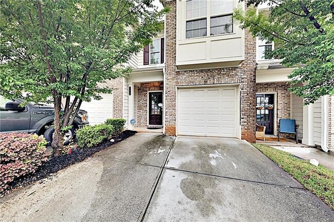 property at 6996 Kingswood Run Dr