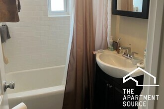 320 Lee St, Unit 2 in Evanston, IL - Foto de edificio - Building Photo