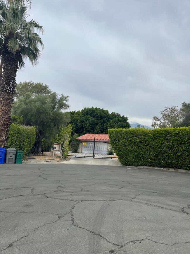 36691 Donna Cir in Rancho Mirage, CA - Building Photo - Building Photo