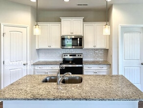 109 Elaina Grey Ct in New Market, AL - Building Photo - Building Photo