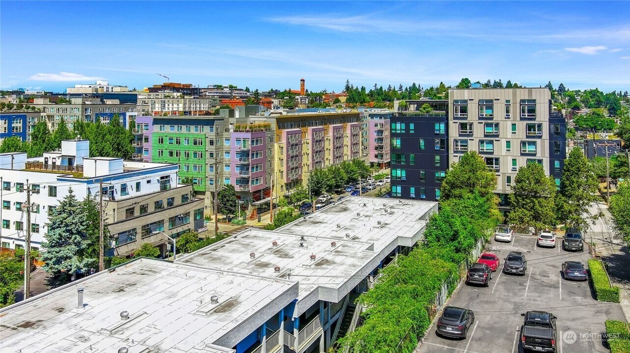 4800 Fauntleroy Wy SW in Seattle, WA - Building Photo