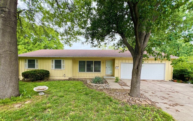 property at 521 N Walker Ln