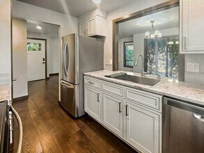 12709 NE 83rd Ct in Kirkland, WA - Building Photo - Building Photo