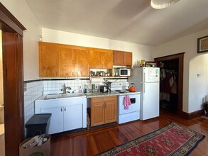 112 Summer St, Unit 1 in Somerville, MA - Foto de edificio - Building Photo