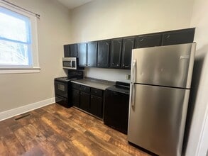 396 N Highland Ave, Unit 2 in Jackson, TN - Building Photo - Building Photo