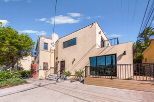 854 S Sycamore Ave, Unit 5247 in Los Angeles, CA - Building Photo