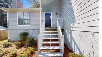 2703 Laurel View Dr in Snellville, GA - Building Photo - Building Photo