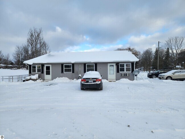 107 North St in Buckley, MI - Building Photo - Building Photo