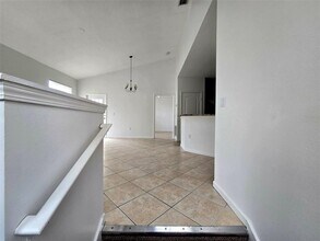 17983 Villa Creek Dr in Tampa, FL - Building Photo - Building Photo