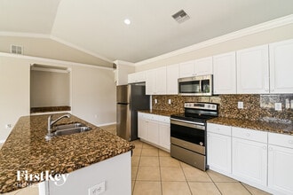 614 SW 22nd Terrace in Cape Coral, FL - Foto de edificio - Building Photo