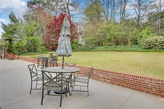 338 Lakemoore Dr NE in Atlanta, GA - Building Photo - Building Photo