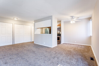 Mapleridge Apartments in Ann Arbor, MI - Building Photo - Interior Photo