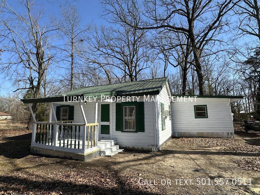 1301 McGehee St in White Hall, AR - Building Photo