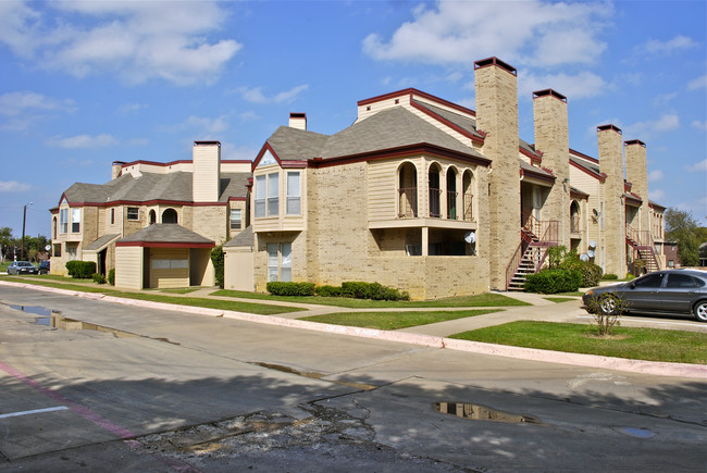 Aspen Oaks in Euless, TX - Building Photo - Building Photo