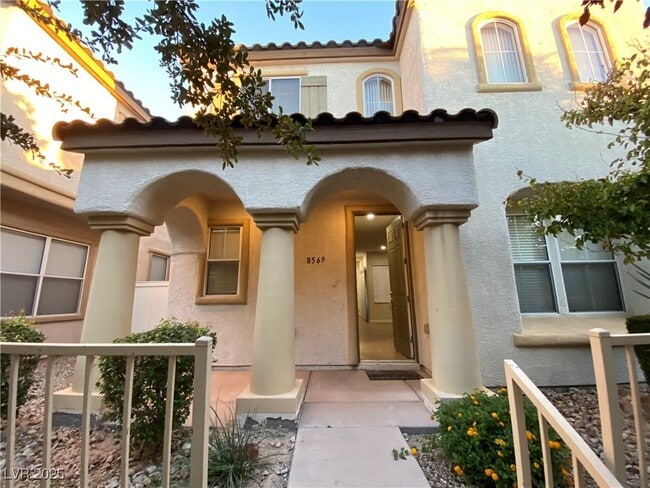 8569 Calomeria Ct in Las Vegas, NV - Building Photo - Building Photo