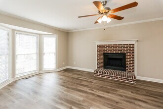 488 Stonebridge Ct in Stone Mountain, GA - Building Photo - Building Photo