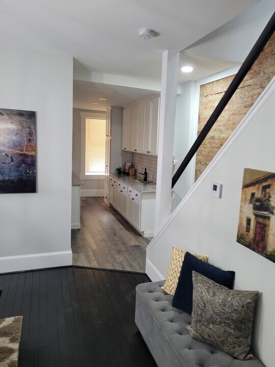 927 Oakwood Ave in Columbus, OH - Building Photo