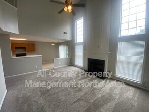 9155 Friarbridge Dr in Suwanee, GA - Building Photo - Building Photo