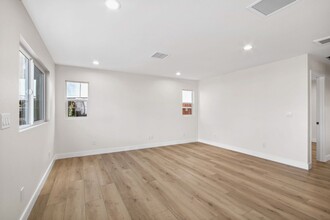 13392 Magnolia St, Unit 13396 in Garden Grove, CA - Building Photo - Building Photo