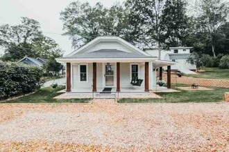 529 Jackson St in Buford, GA - Building Photo - Building Photo