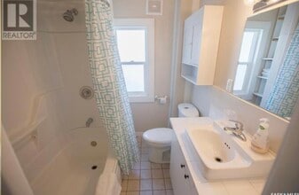 630 Athabasca St W in Moose Jaw, SK - Building Photo - Building Photo